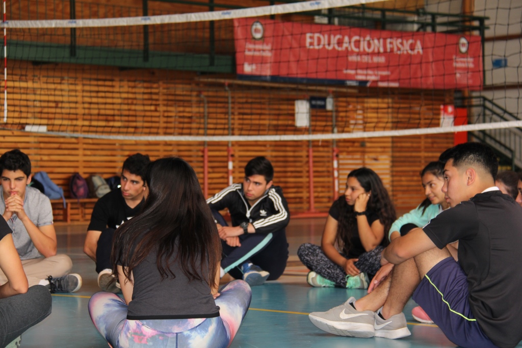 Escolares conocen la carrera de Educación Física