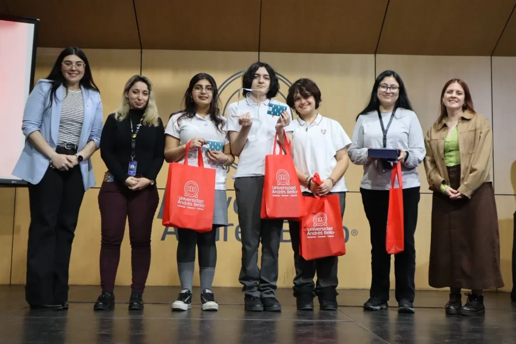 11º Interescolar de Spelling Bee Santiago 11º Interescolar de Spelling Bee Santiago