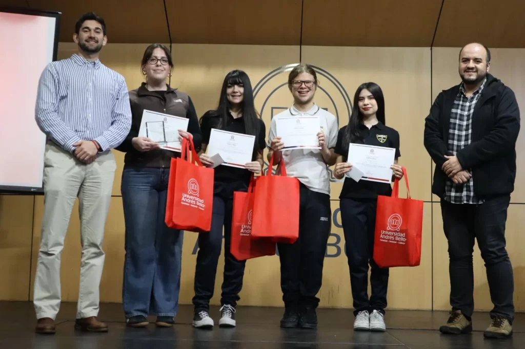 11º Interescolar de Spelling Bee Santiago 11º Interescolar de Spelling Bee Santiago