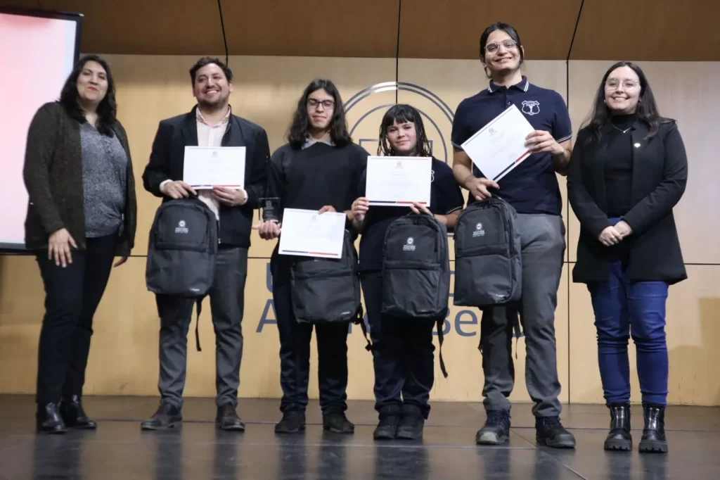 11º Interescolar de Spelling Bee Santiago 11º Interescolar de Spelling Bee Santiago