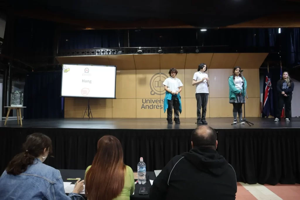 11º Interescolar de Spelling Bee Santiago 11º Interescolar de Spelling Bee Santiago