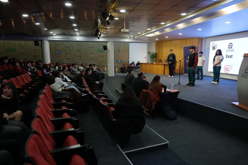 11º Interescolar de Spelling Bee Santiago 11º Interescolar de Spelling Bee Santiago