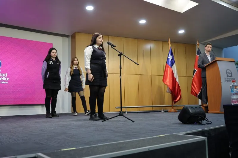 11º Interescolar de Spelling Bee Santiago 11º Interescolar de Spelling Bee Santiago