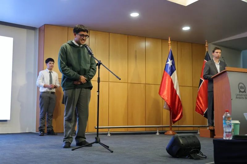 11º Interescolar de Spelling Bee Santiago 11º Interescolar de Spelling Bee Santiago