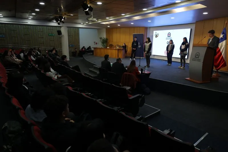 11º Interescolar de Spelling Bee Santiago 11º Interescolar de Spelling Bee Santiago