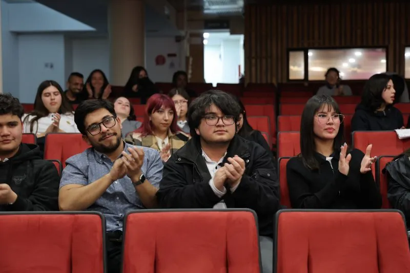 11º Interescolar de Spelling Bee Santiago 11º Interescolar de Spelling Bee Santiago