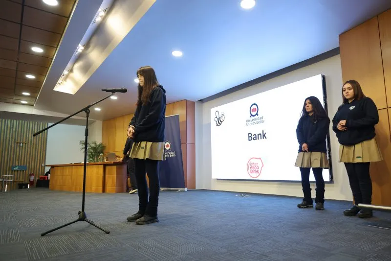 11º Interescolar de Spelling Bee Santiago 11º Interescolar de Spelling Bee Santiago