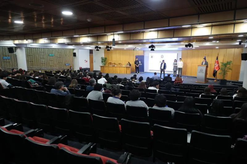 11º Interescolar de Spelling Bee Santiago 11º Interescolar de Spelling Bee Santiago