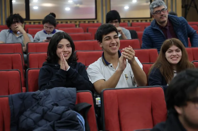 11º Interescolar de Spelling Bee Santiago 11º Interescolar de Spelling Bee Santiago