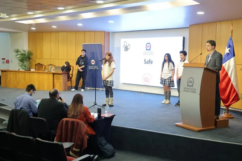 11º Interescolar de Spelling Bee Santiago 11º Interescolar de Spelling Bee Santiago