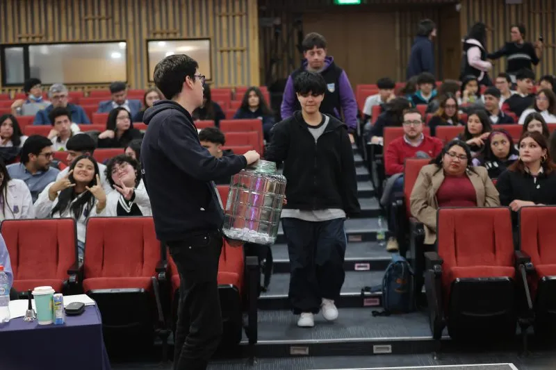 11º Interescolar de Spelling Bee Santiago 11º Interescolar de Spelling Bee Santiago