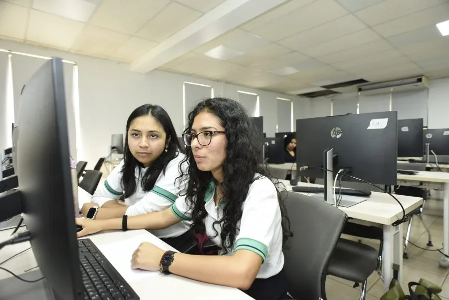 2°-Interescolar-de-Robotica-e-IA-Stgo-Campus-Antonio-Varas-101-900×601