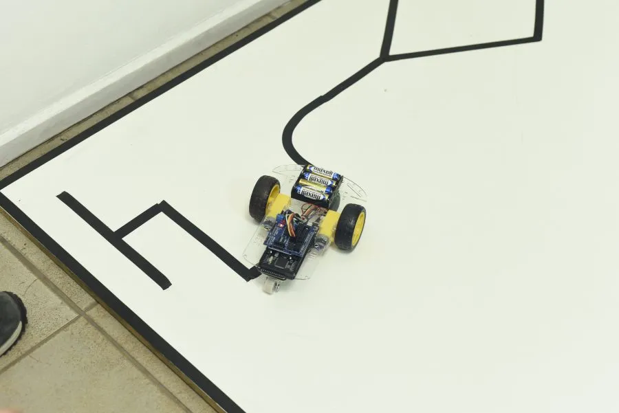 2°-Interescolar-de-Robotica-e-IA-Stgo-Campus-Antonio-Varas-76-900×601