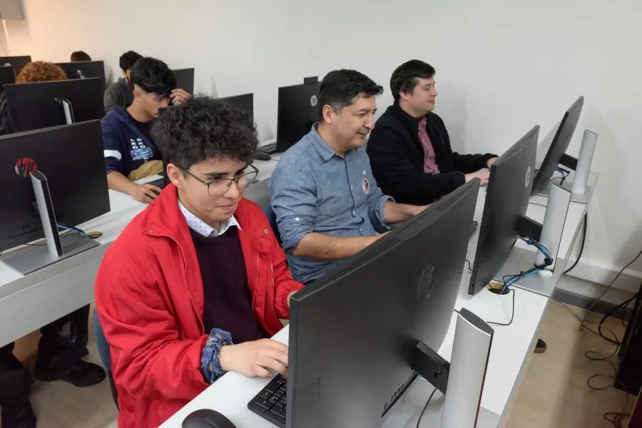 Interescolar-de-Robótica-e-IA-Conce-56383-900×601