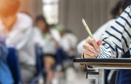 Facultad de Educacion y Ciencias-Sociales UNAB